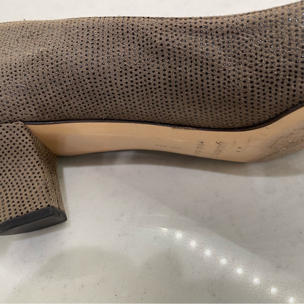 EUC Bruno Magli Taupe Suede 1.75” Heels. - Picture 5 of 5